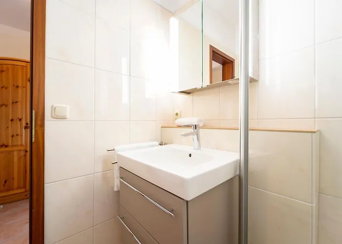 Appartement Seepark 11 *